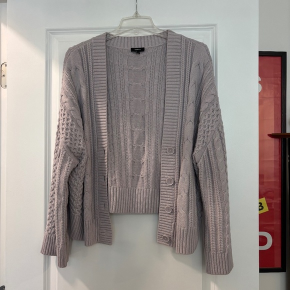 Express Lavender Relaxed V-Neck Cable Knit Cardigan - Picture 4 of 8